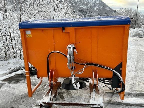  Traxos S15 VEP-490 砂と塩撒き専用車