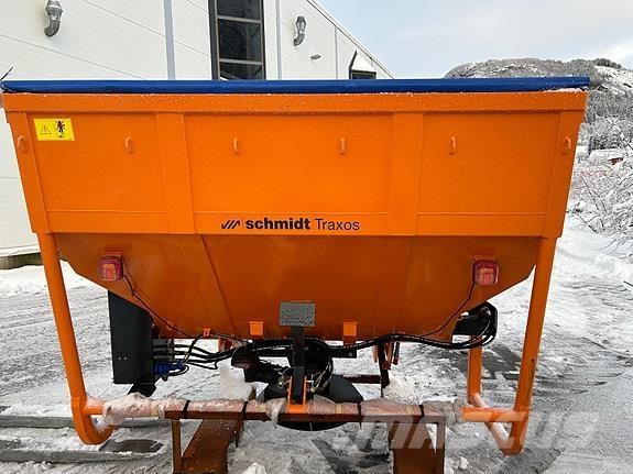  Traxos S15 VEP-490 砂と塩撒き専用車