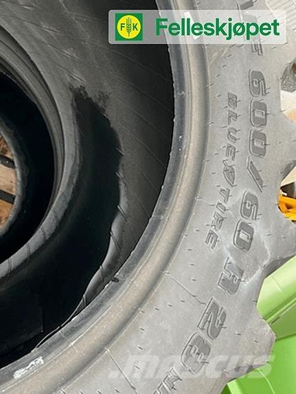 Trelleborg TM1060 トラクター