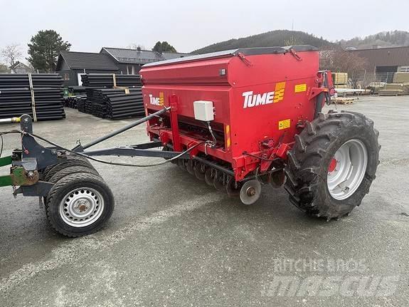 Tume HKL 2500 肥料散布機
