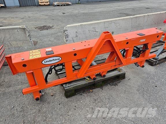 Underhaug 7813 ラウンドベーラー