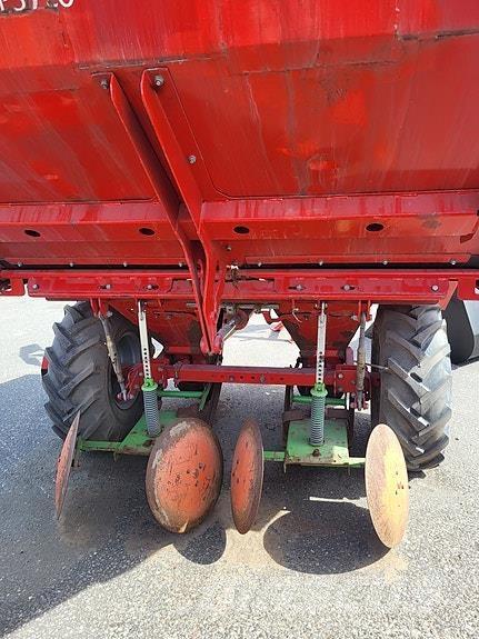 Underhaug UP 3720 ジャガイモ収穫機・掘取機