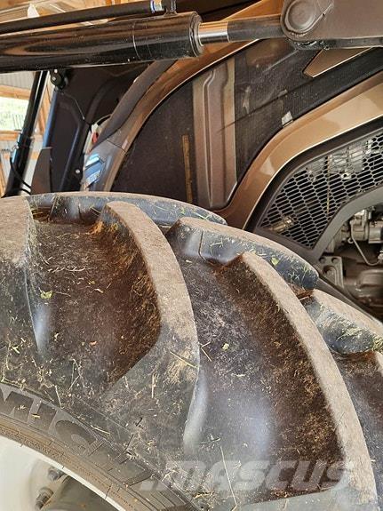 Valtra  トラクター