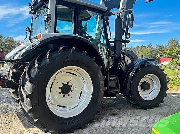 Valtra 142 Direct トラクター