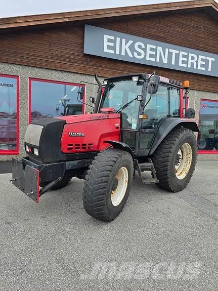 Valtra 6400 トラクター