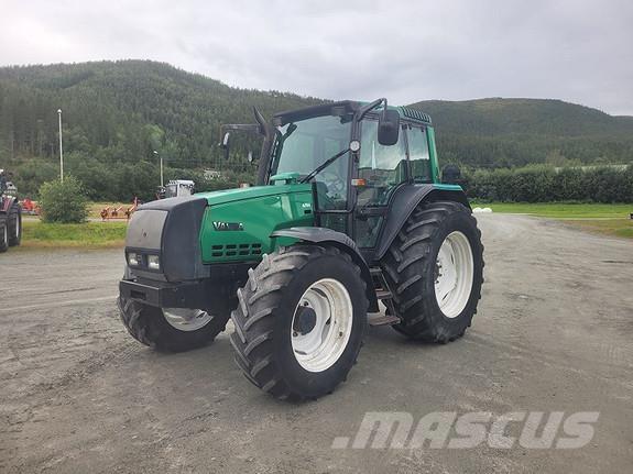Valtra 6750-4 トラクター