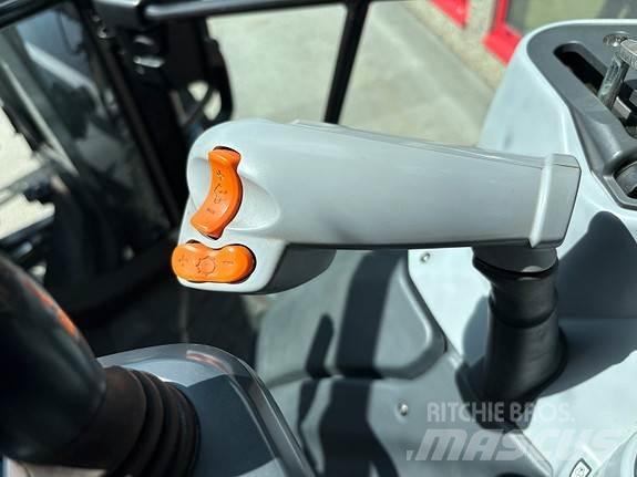 Valtra A114 トラクター