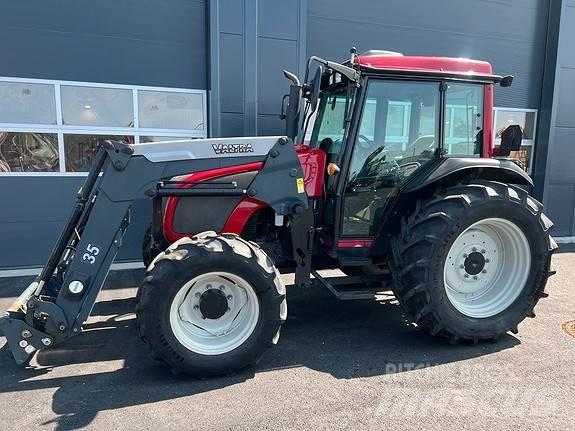 Valtra A72 トラクター