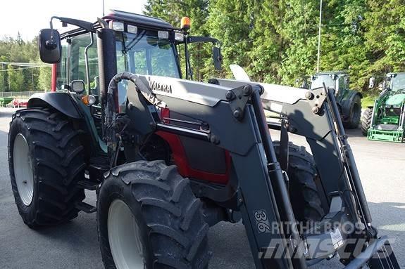 Valtra A83 トラクター