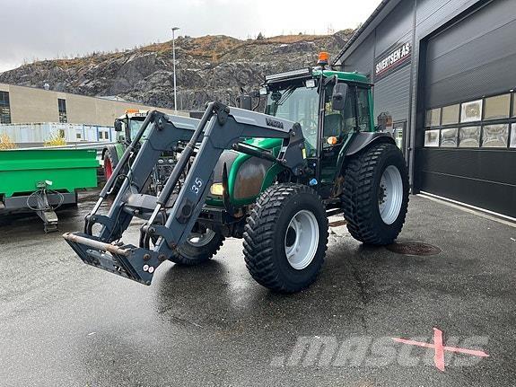 Valtra A83 トラクター