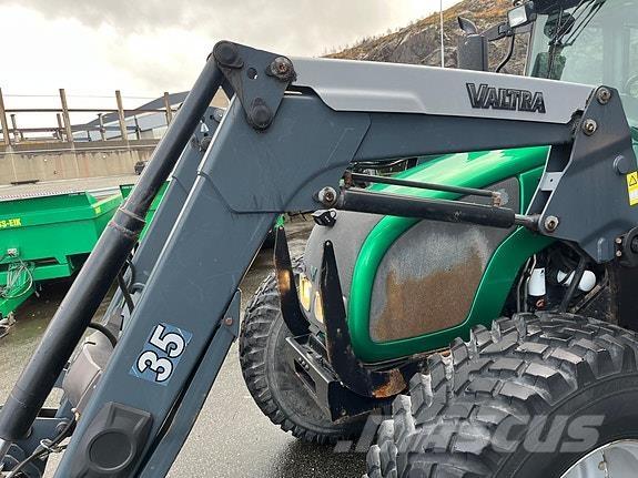 Valtra A83 トラクター