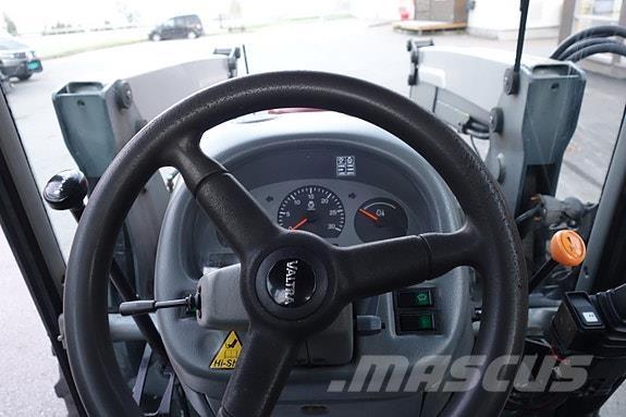 Valtra A85 トラクター