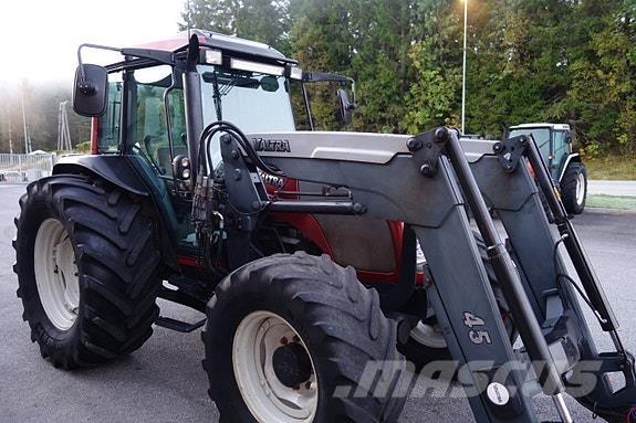 Valtra A85 トラクター