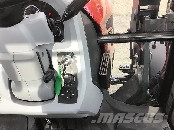 Valtra A95 トラクター