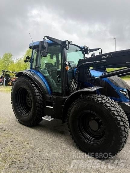 Valtra G 135 A トラクター