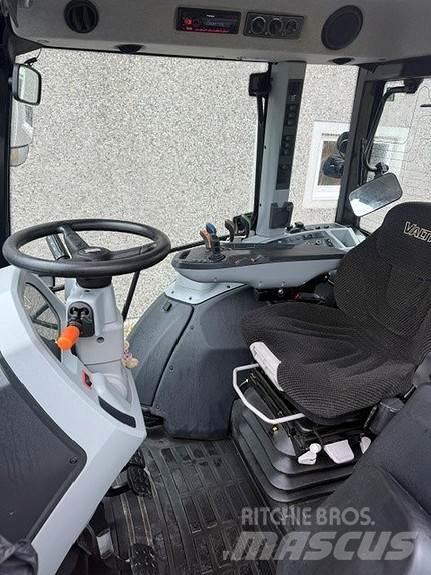 Valtra G 135 A トラクター