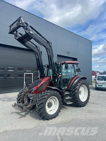 Valtra G115 Active トラクター