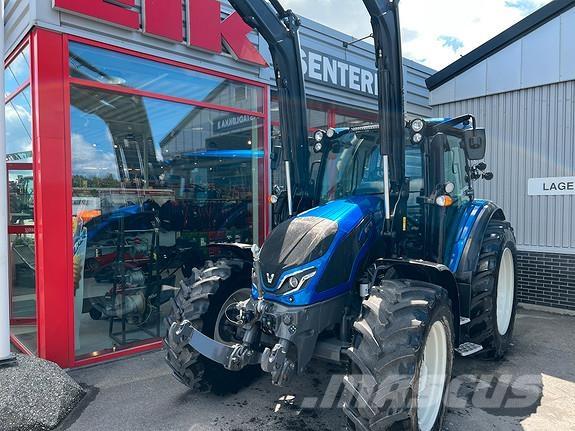 Valtra G135 Activ トラクター