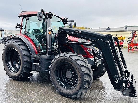 Valtra G135 Active トラクター