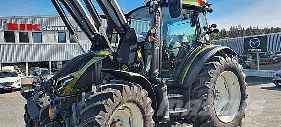 Valtra G135V トラクター