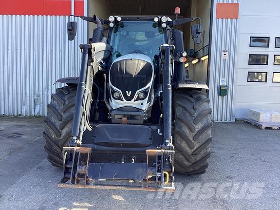 Valtra N 114E トラクター