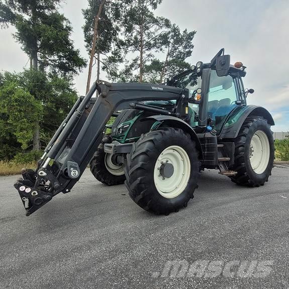 Valtra N114 トラクター