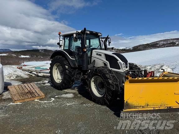 Valtra N123 トラクター