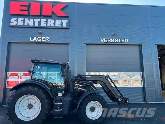 Valtra N155EH トラクター