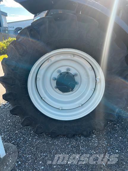 Valtra N155EH トラクター