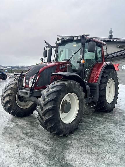 Valtra N163 トラクター