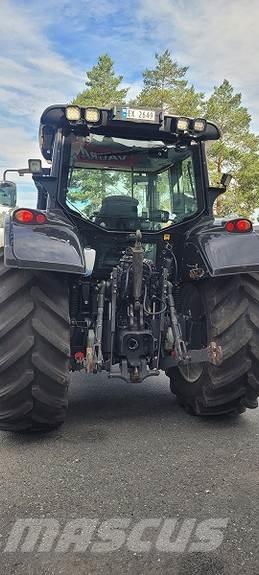 Valtra N163 トラクター