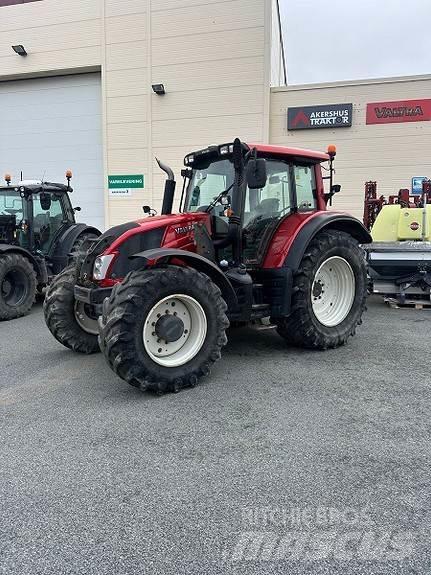 Valtra N163 Direct トラクター