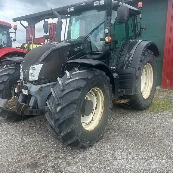 Valtra N163 Direct トラクター
