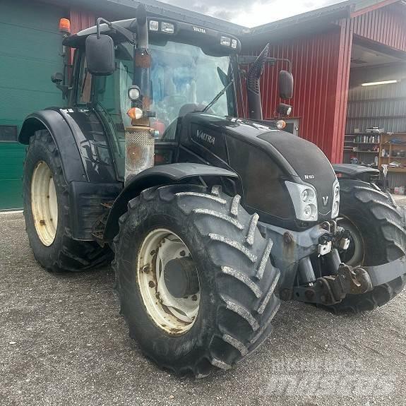 Valtra N163 Direct トラクター