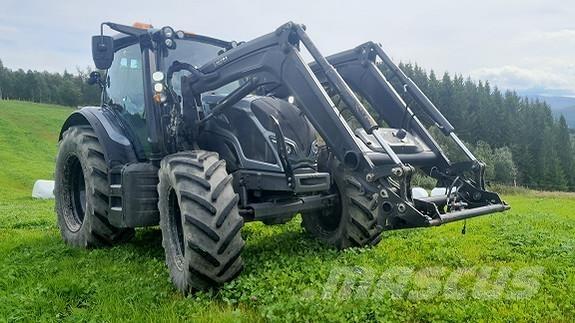 Valtra N174 トラクター