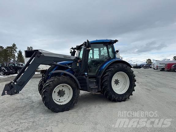 Valtra N174D トラクター