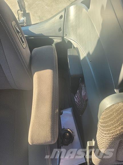 Valtra N175D トラクター