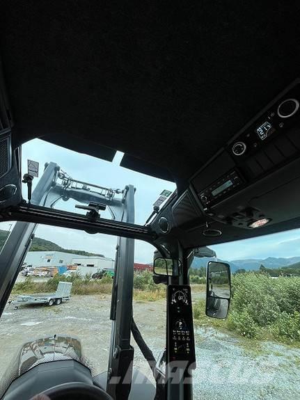 Valtra Q305 トラクター