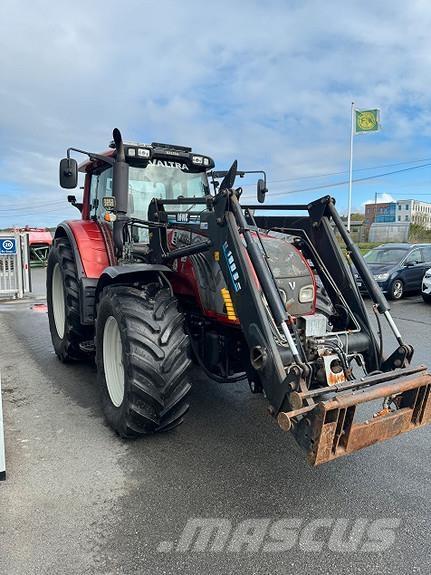 Valtra T-182-VERSU トラクター