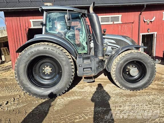Valtra T 234 Versu トラクター