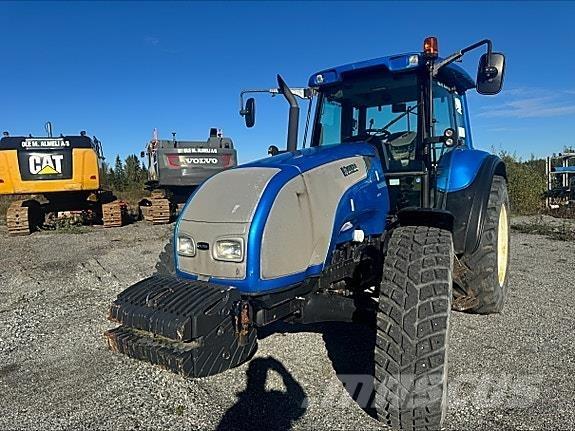 Valtra T150 トラクター