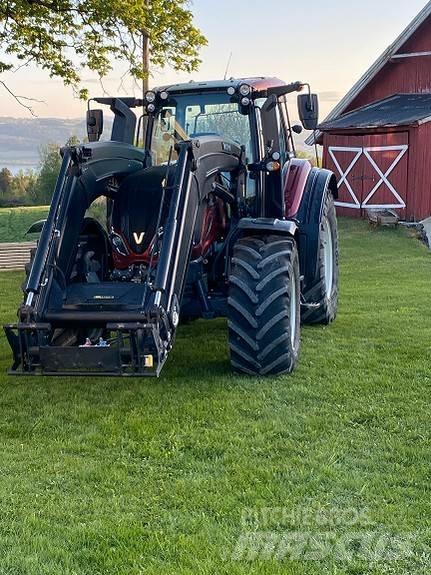 Valtra T174D トラクター