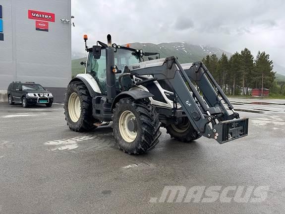 Valtra T174V トラクター