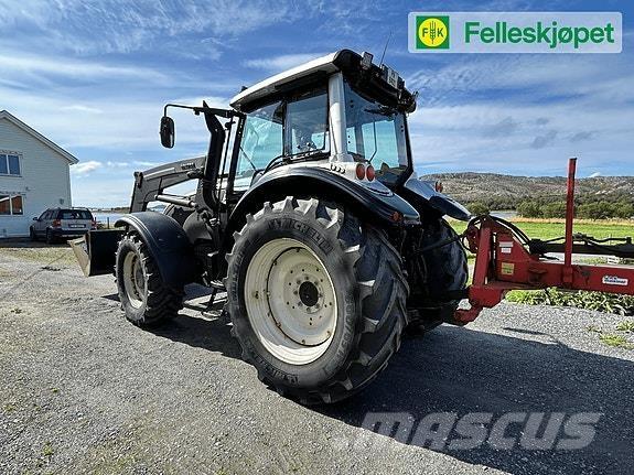 Valtra T190 トラクター