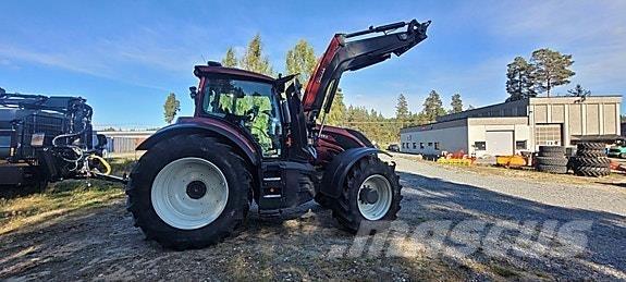 Valtra T234 トラクター