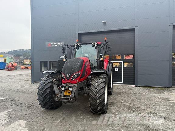 Valtra T234D トラクター