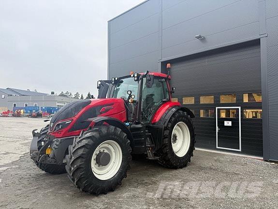 Valtra T234D トラクター