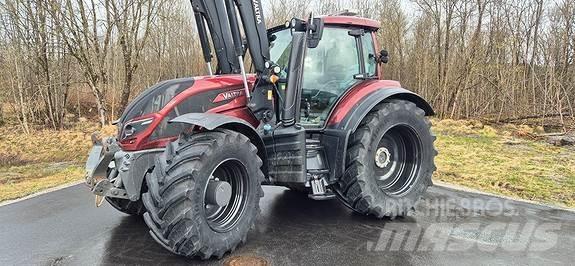 Valtra T234D ST トラクター