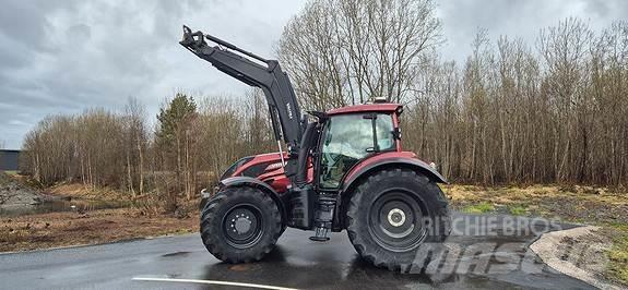 Valtra T234D ST トラクター