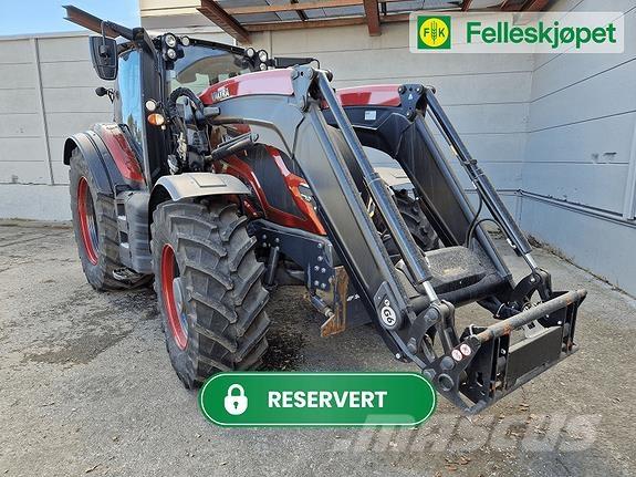 Valtra T235 トラクター